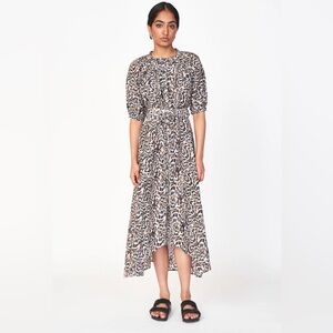 Mirth Caftan’s SOMERSET DRESS IN SANDY SHELL size Medium. EUC